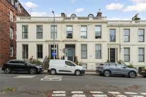 Victoria Crescent Road, Glasgow, G12 9DE