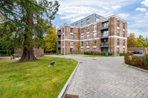 Eastwoodhill Grove, Glasgow, G46 6BB