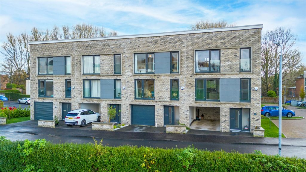 5, Greenknowe Road, Glasgow (G43 1LA)