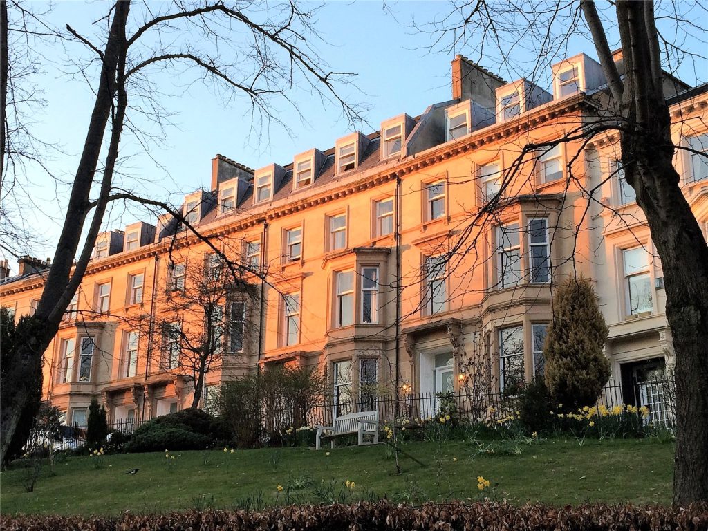 10, Botanic Crescent, Glasgow (G20 8QQ)