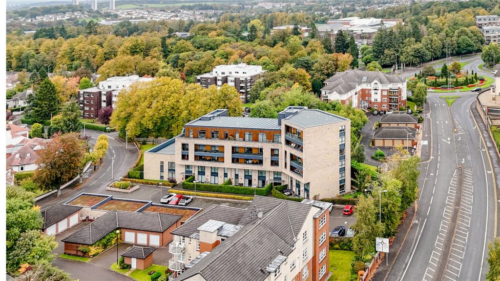 2, Milverton Grange, Giffnock, Glasgow (G46 7AU)