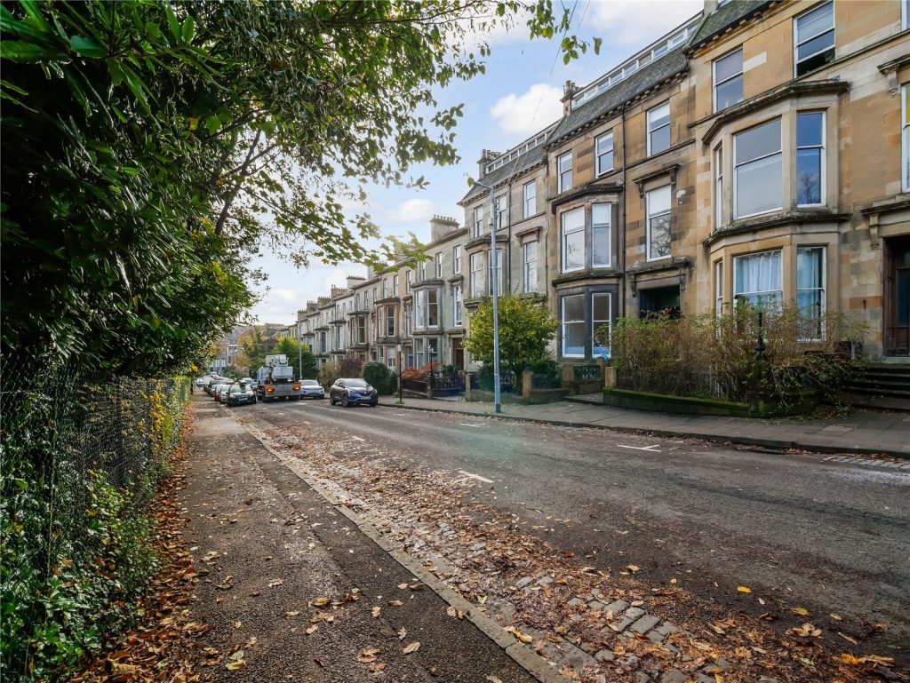 31, Huntly Gardens, Glasgow (G12 9AX)